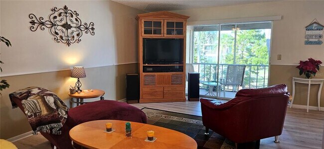 Photo - 6326 7th Ave W Unit 6326