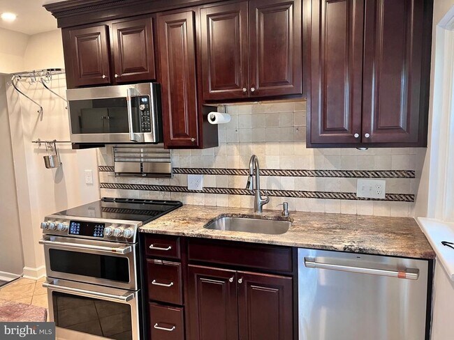 Photo - 4310 36th St S