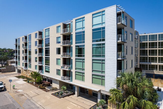 Photo - Bridges on the Park Apartments