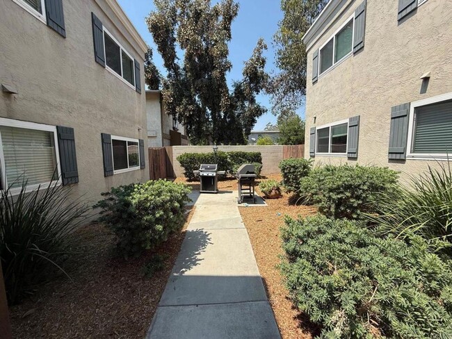 2 Bedroom - 2 Bathroom ground level - 2 Bedroom - 2 Bathroom ground level Condo