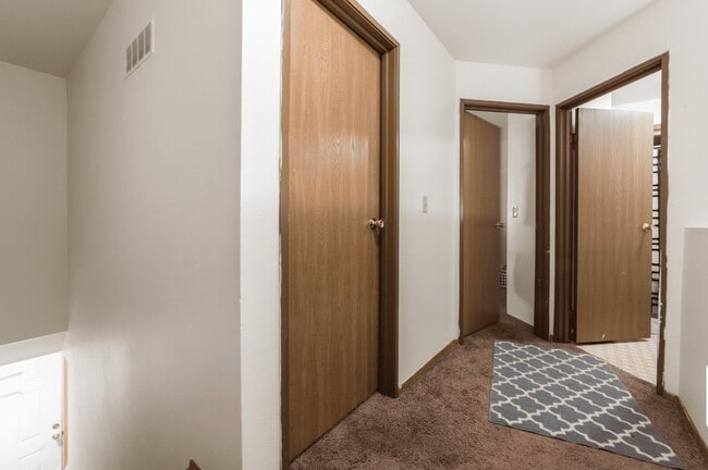 Photo - 809 Edgebrook Dr
