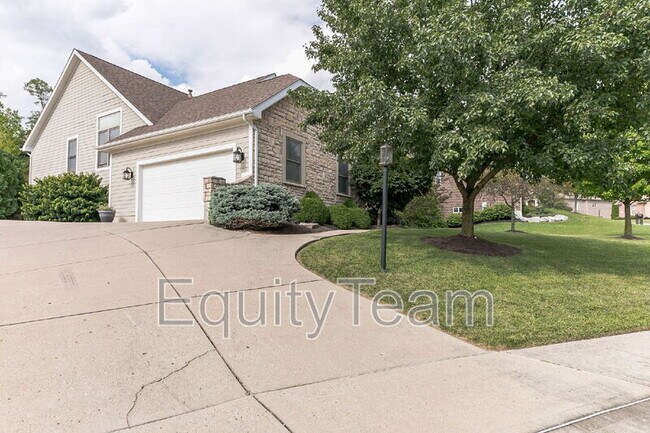 Photo - 135 S Pond Ct