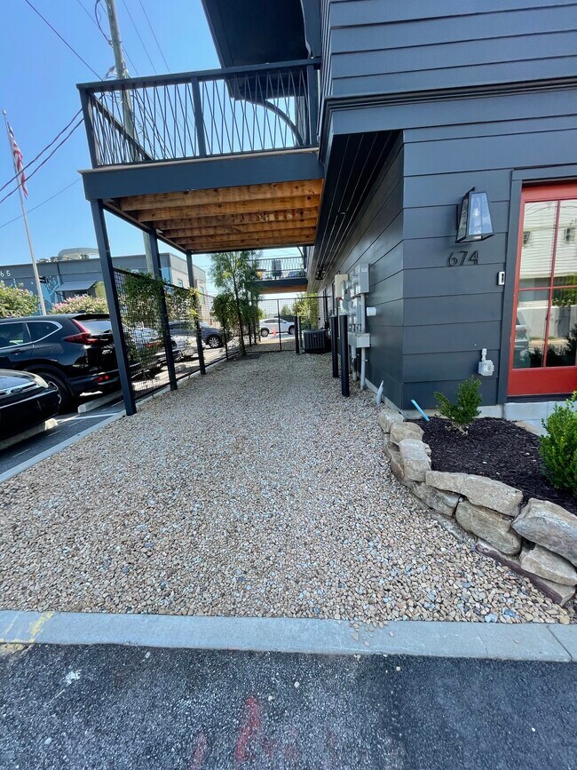 Photo - 674 Exchange St SE