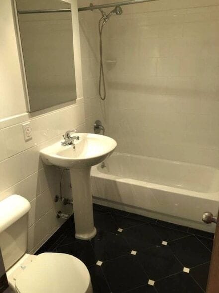 Photo - 43-10 58th St