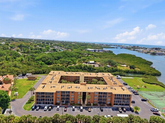 Photo - 12760 Indian Rocks Rd Unidad 1065