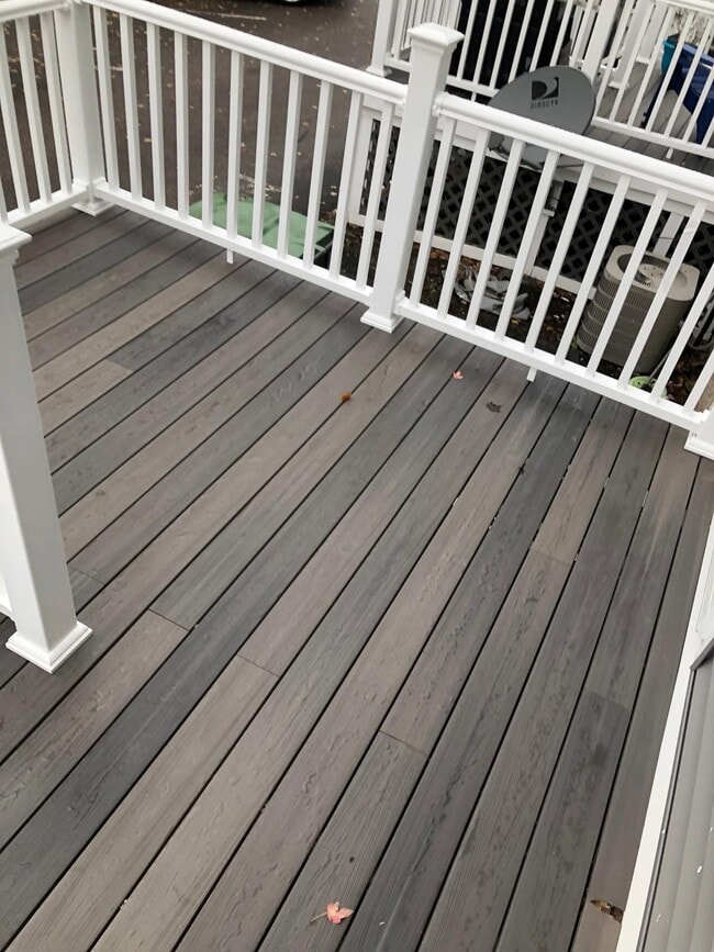 Photo - 249 Bridge St