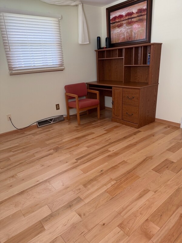 Photo - 1203 Oak St