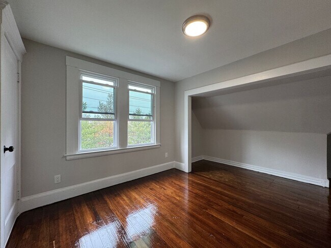 Photo - 47-49 Mead St Unit Apt 3