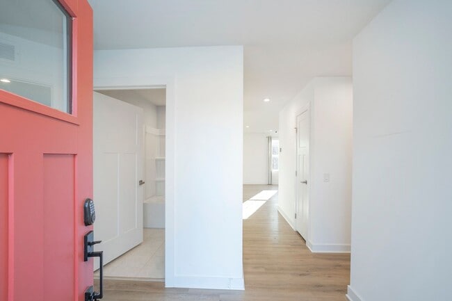 Building Photo - Beautiful One Level Home in Columbia!