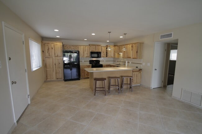 6805 E 2nd St. Unit 11