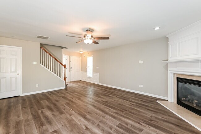 Photo - 3257 Wellington Walk SW