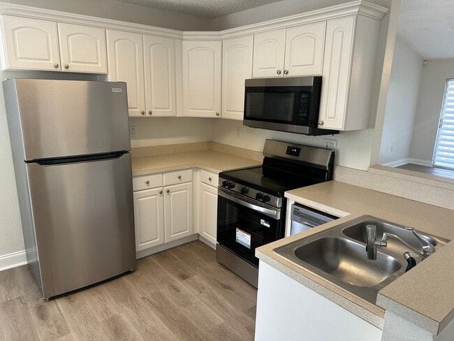 Photo - 8824 Coral Palms Ct Unit B