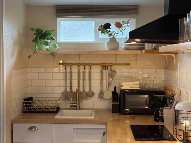 Photo - 104 16th St Unit Wine Country Studio