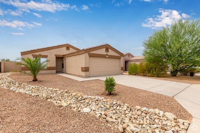 Building Photo - Freshly Remodeled Home in Apache Junction
