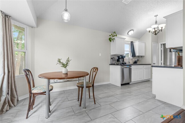 Photo - 2804 Bluejay Dr