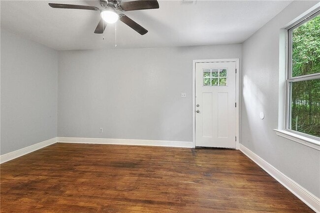 Photo - 57468 Cedar Ave Unidad B