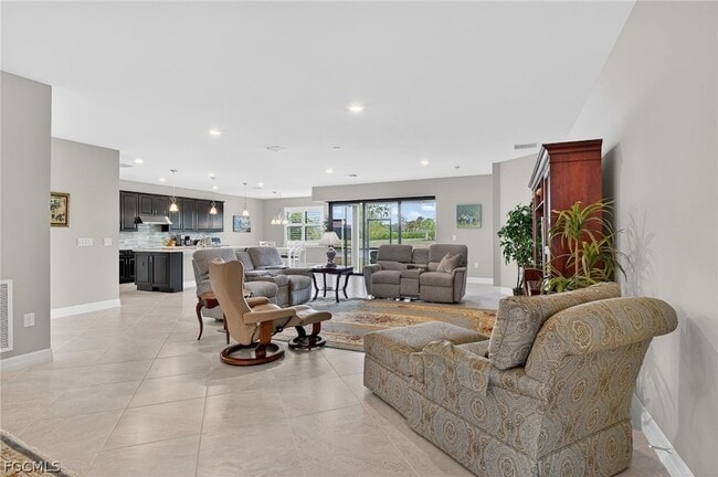 Photo - 11279 Thurston Chase