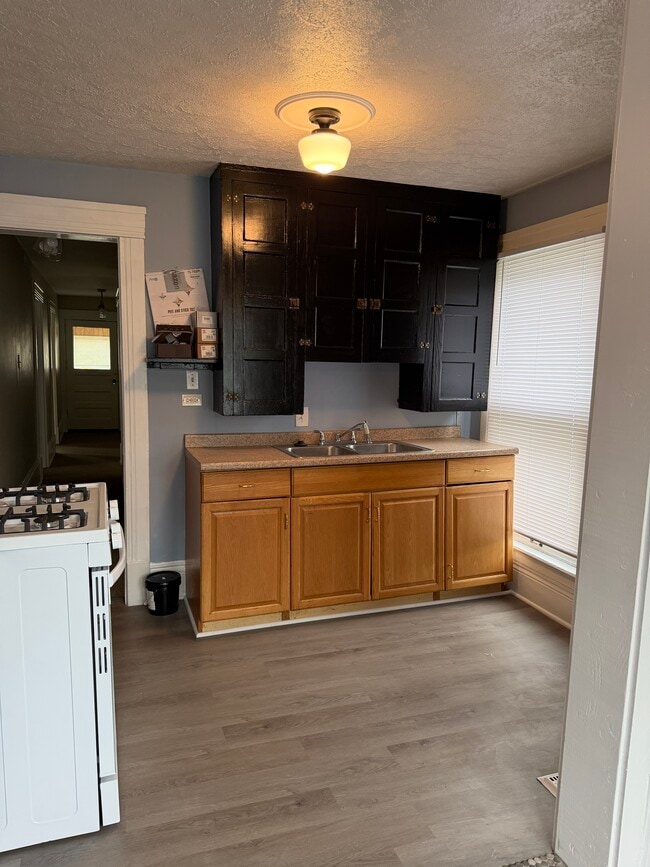 Photo - 276 Merriman Rd