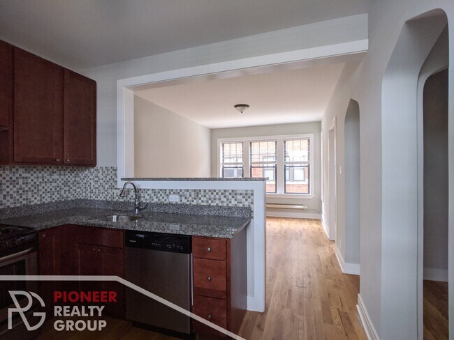 Building Photo - 4409 N Wolcott Ave Rental