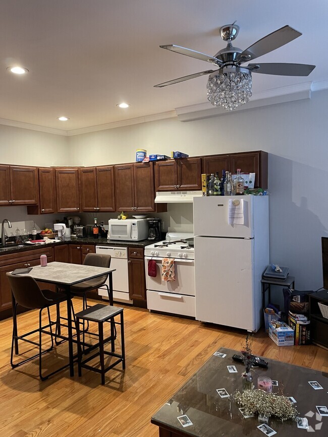 Building Photo - 112 Allston St Rental