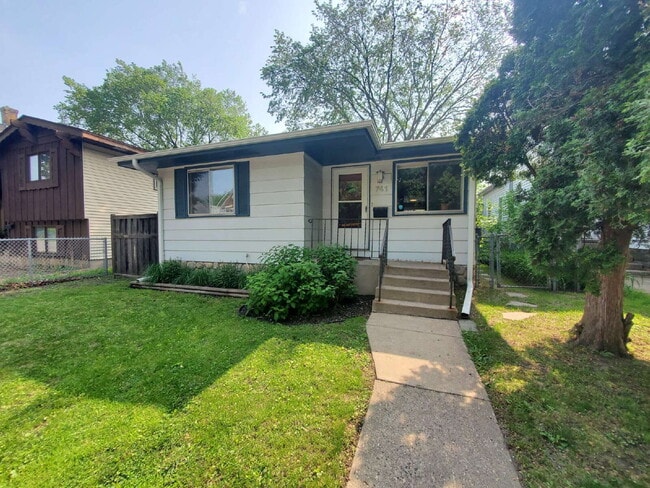 Building Photo - 4 bed 2 bath Comfortable and spacious single-family house, in NE Minneapolis