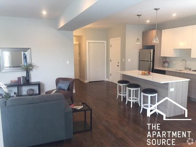 Building Photo - 1203 W Addison St Rental