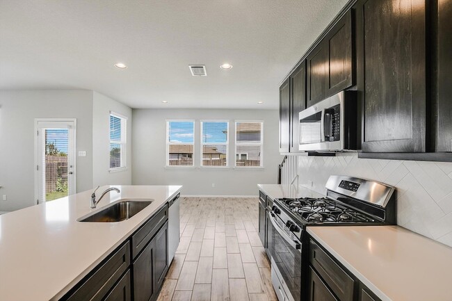 Photo - 204 Crescent St