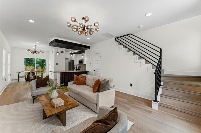 Photo - 8605 Amadwe St