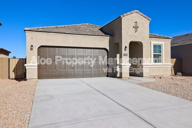 Photo - 1246 E Paul Dr House