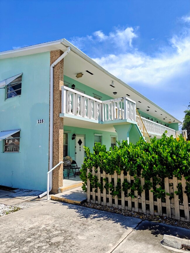 Building Photo - 228 N Federal Hwy Unit 5 Rental