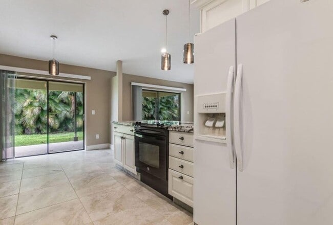 Photo - 2713 Yarmouth Dr