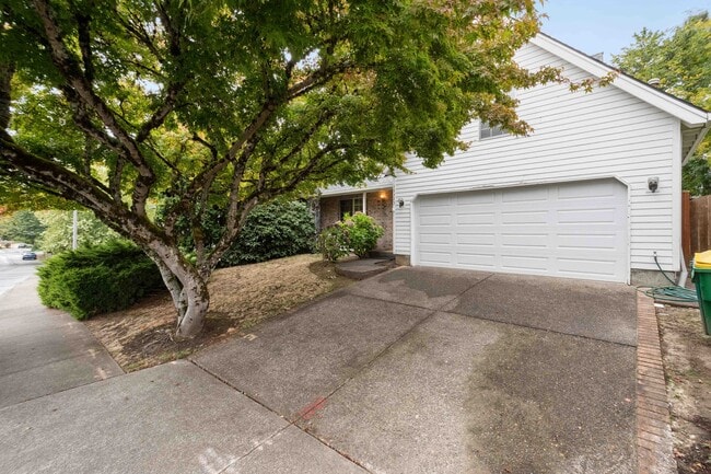 Photo - 12323 SW Millview Ct