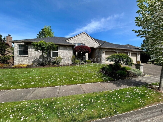Building Photo - 820 NW Pebble Beach Way