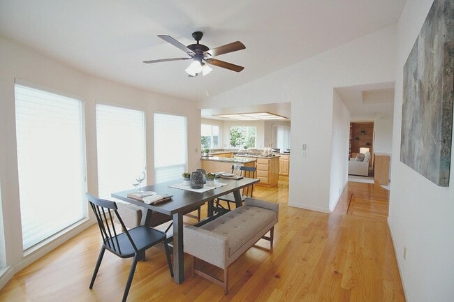 Photo - 640 Donald Dr