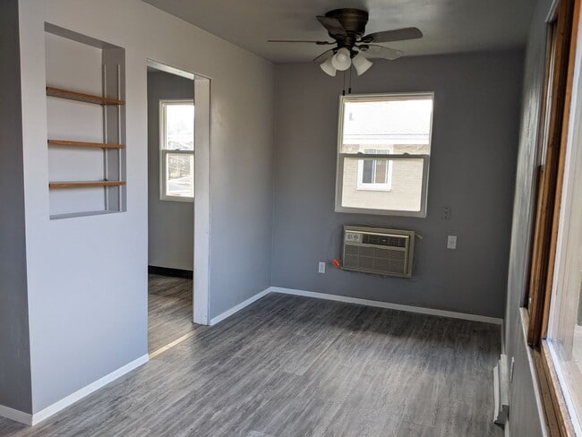 Building Photo - 1727 Silvercrest Dr Unit 2