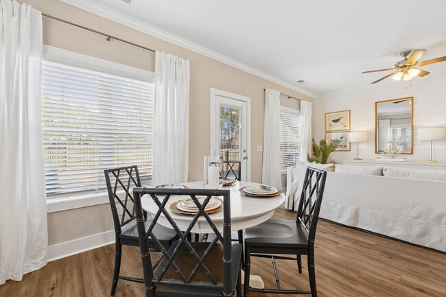 Apartamentos Indigo Cove — foto de la comunidad