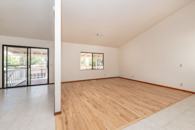 Photo - 3-bedroom, 2-bathroom home in great neighborhood!