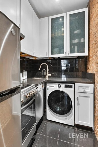 Photo - 220 W 15th St Unit 2A