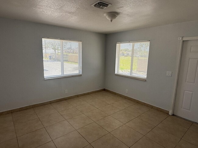 Photo - 2820 Avenue S