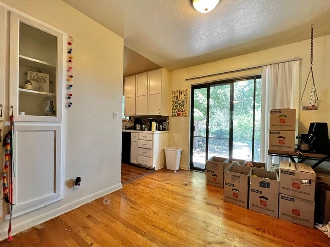 Photo - Spacious 5 bed, 2 bath Home in a Great Fort Collins Location!