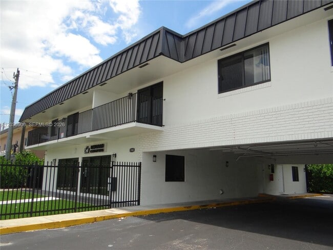 Photo - 5980 SW 40th Ave Unit C
