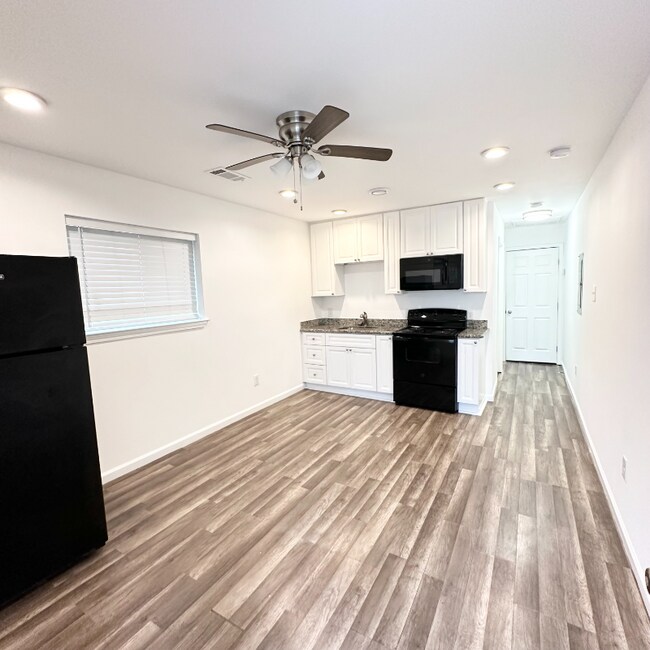 Photo - 2921 Burns St Apartment Unit C