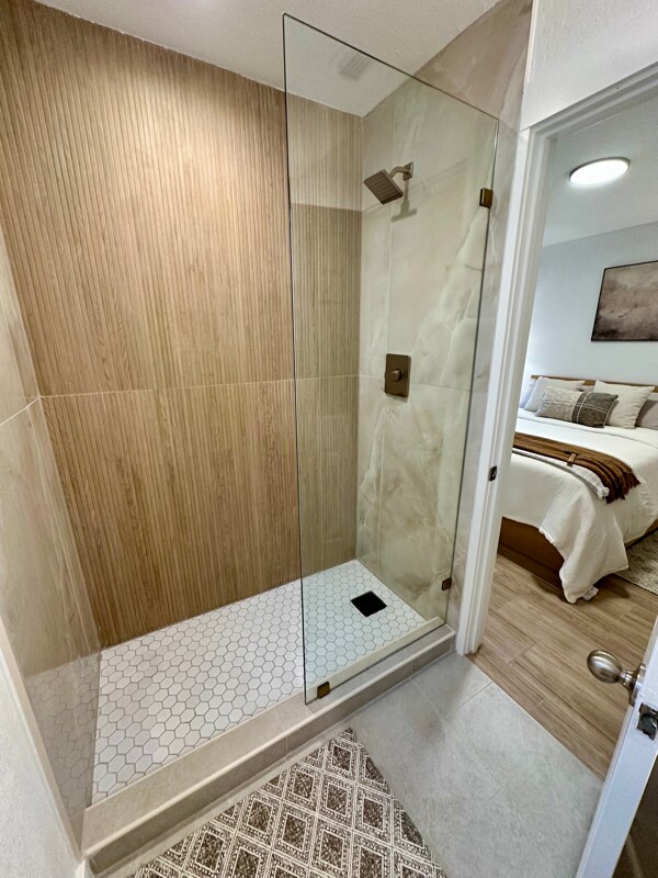 Photo - 6803 Hillcroft Dr