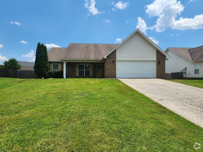 Building Photo - Maryville 37801 - 3 bed 2 bath home with a...