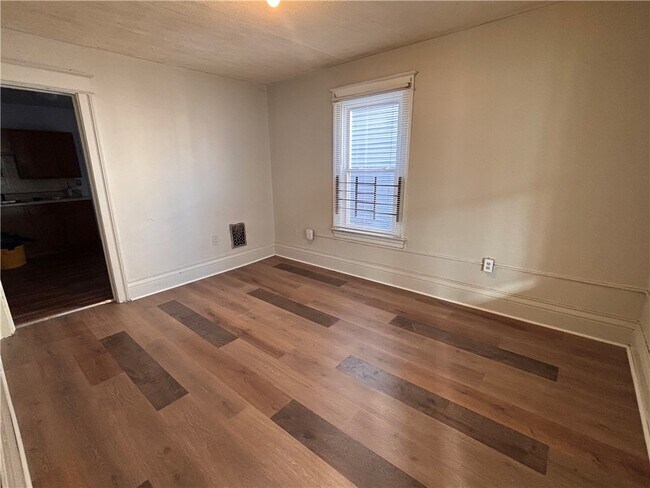 Photo - 100 Fairbanks St