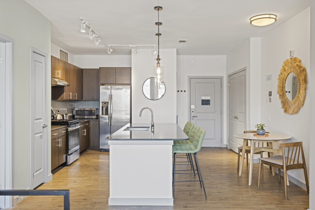 Building Photo - Placemakr Music Row Rental