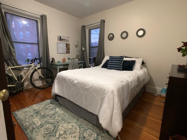 Building Photo - 123 Park St