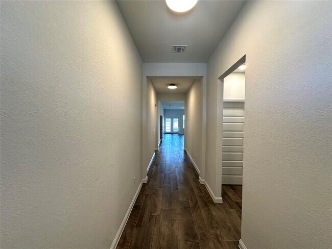 Photo - 8404 Skytex St