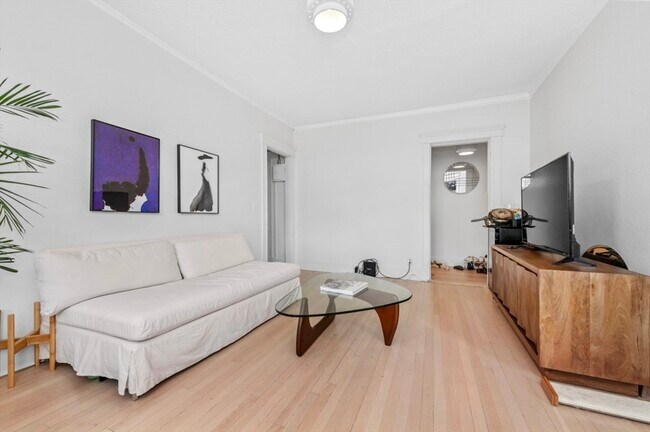 Photo - 118 Riverway Unidad 32