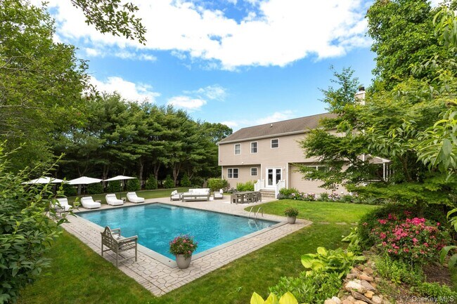 Photo - 167 Tuckahoe Ln